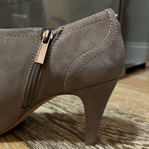 Vince Camuto gray suede booties. 3 in skinny heel.